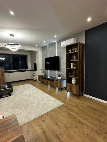Apartament cu 2 camere semidecomandat, mobilat în Pipera