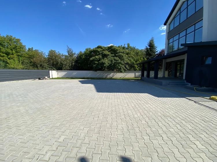 Spațiu comercial, de 410 mp, în Central