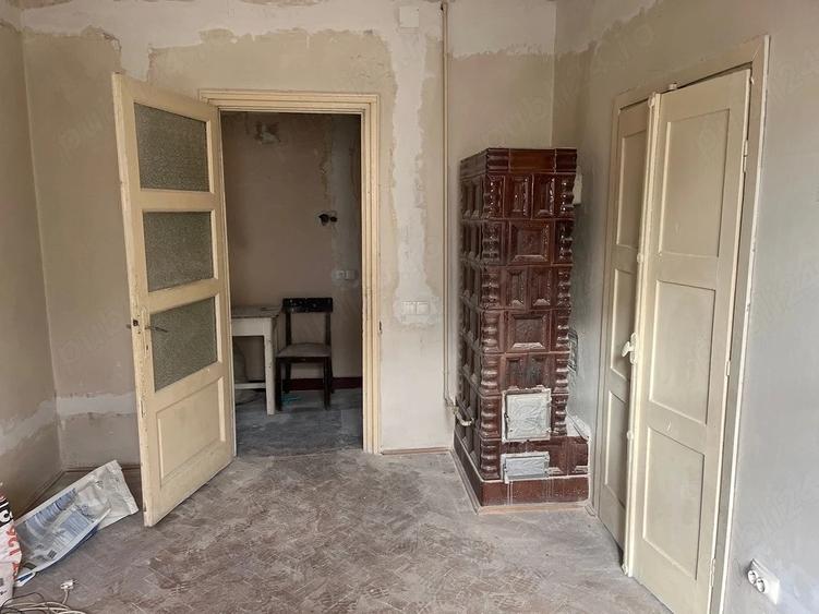 Apartament cu 2 camere decomandat în Petros