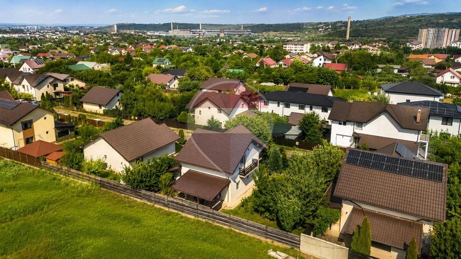 Casă individuală cu 4 camere cu Teren 400 Mp în Horpaz