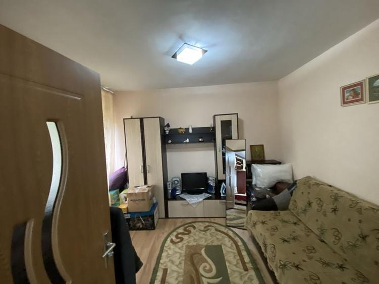 Casă cu 4 camere în Poiana Teiului