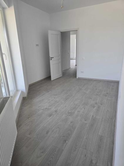 Apartament cu 3 camere semidecomandat în Lacul Morii