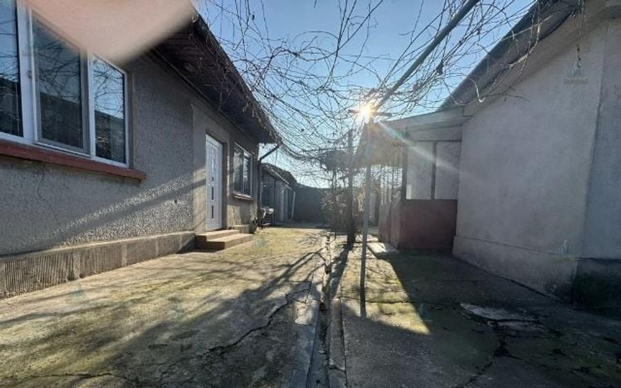 Casă cu 4 camere cu Canalizare în Semicentral