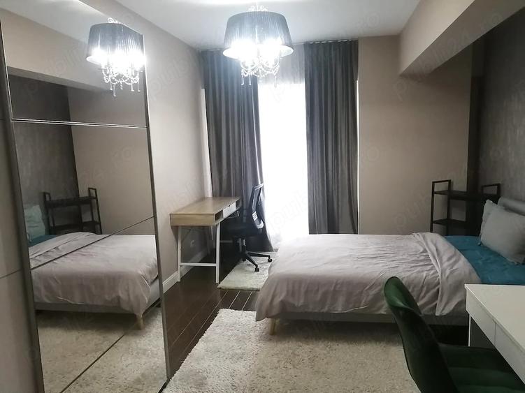 Apartament cu 4 camere decomandat în Plopilor