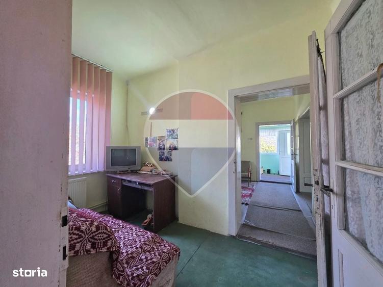 Casă cu 4 camere cu Teren 602 Mp în Central
