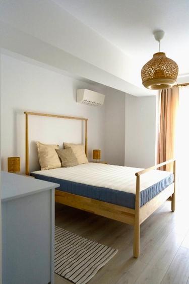 Apartament cu 3 camere decomandat, mobilat în Central