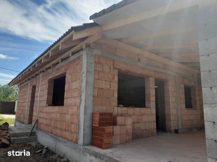 Casă cu 1 camere cu Teren 569 Mp în Biharia