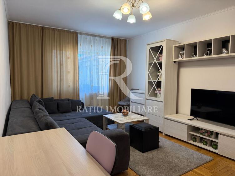 Apartament cu 3 camere decomandat, mobilat în Rogerius