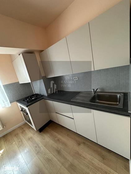 Apartament cu 3 camere decomandat în Băneasa