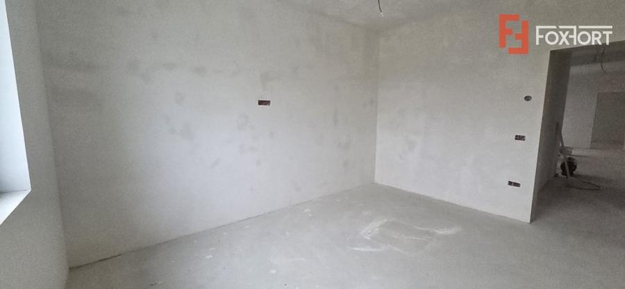 Duplex cu 4 camere cu Canalizare în Giroc