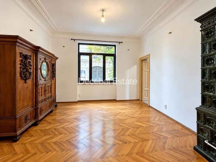 Apartament cu 3 camere semidecomandat în Rosetti