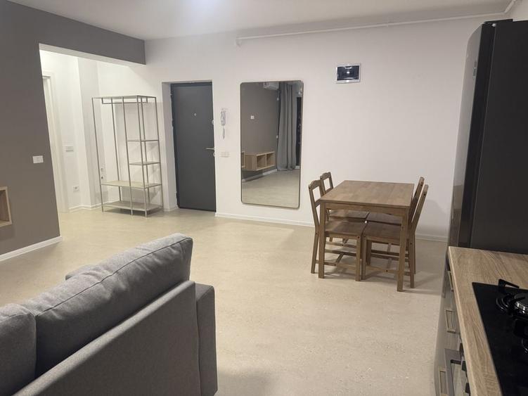 Apartament cu 2 camere semidecomandat în Central