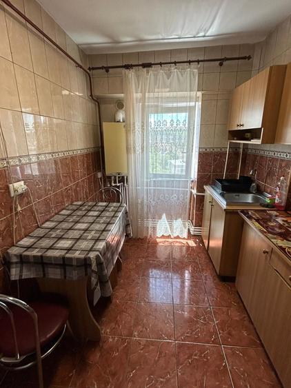 Apartament cu 3 camere decomandat în Alexandru cel Bun