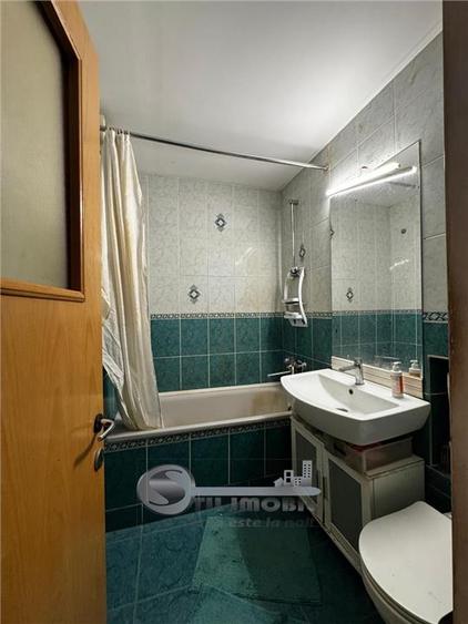 Apartament cu 3 camere decomandat în Tătărași