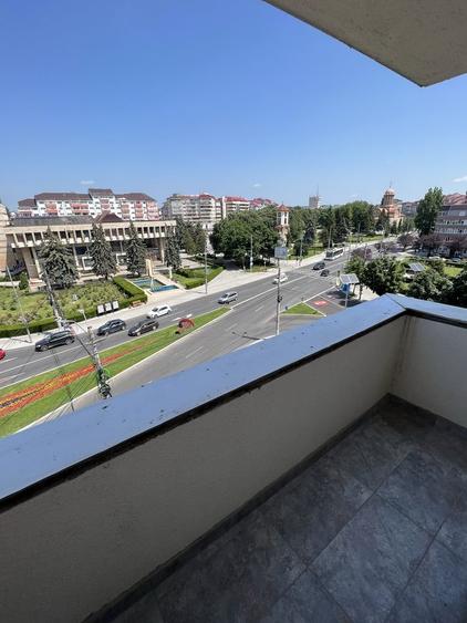 Apartament cu 3 camere decomandat în Ultracentral