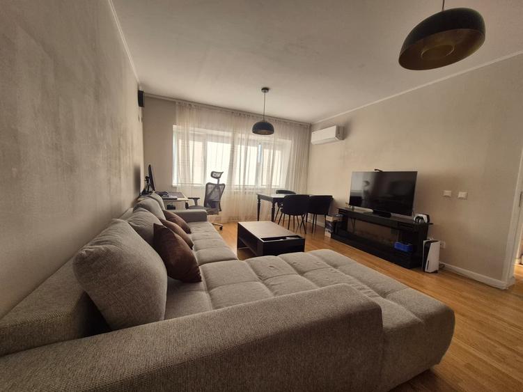 Apartament cu 3 camere decomandat în Canta
