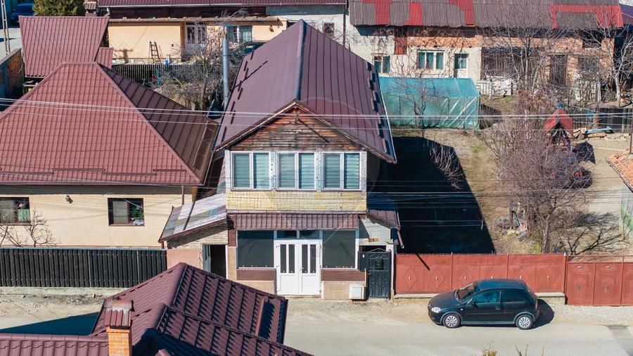 Oportunitate: Casă 6 camere (3 camere spațiu comercial+etaj locuință) - 1