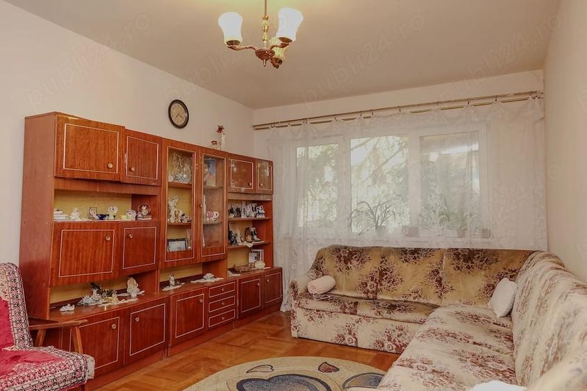 Apartament cu 4 camere semidecomandat în Șega