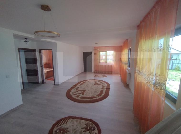 Casă individuală cu 3 camere cu Teren 324 Mp în Șimnicu de Sus