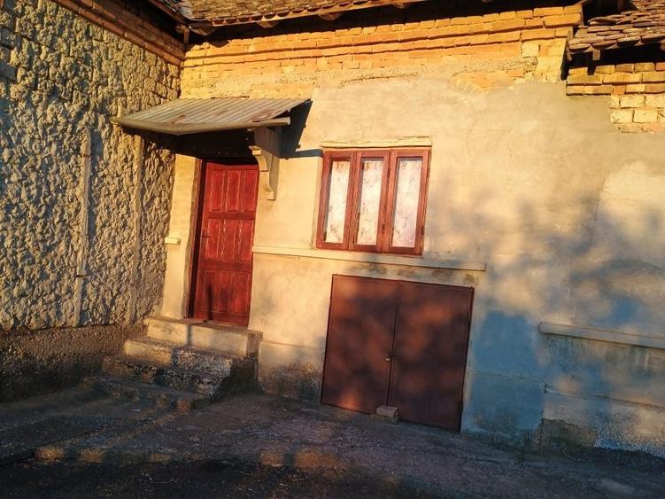 Casă cu 4 camere în Seaca de Câmp