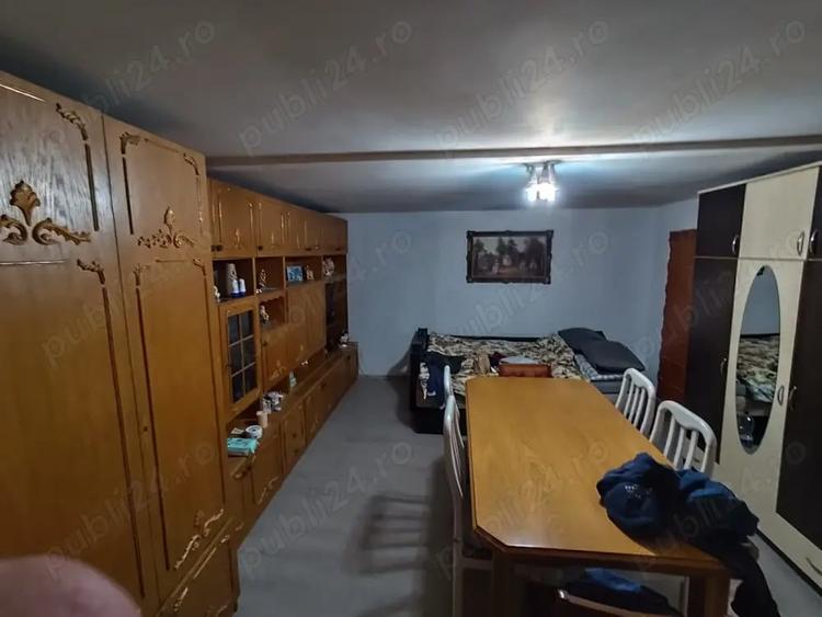 Casă cu 3 camere în Băleni