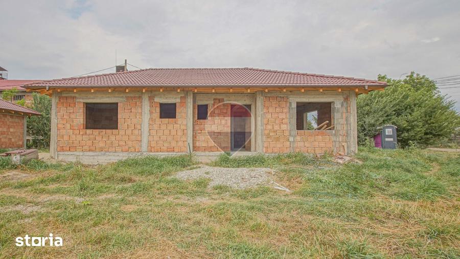 Casă cu 4 camere cu Teren 365 Mp în Hălchiu