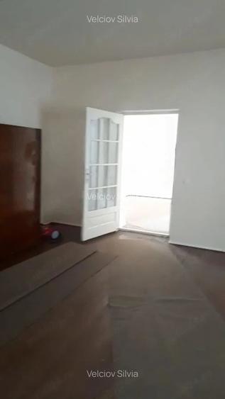 Casă cu 4 camere cu Teren 2526 Mp în Dudeștii Noi