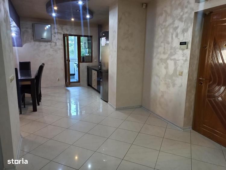 Apartament cu 3 camere decomandat în Popa Șapcă