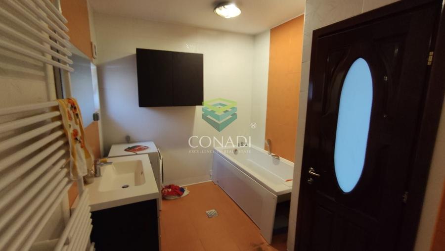 Casă individuală cu 5 camere cu Canalizare în Tamași