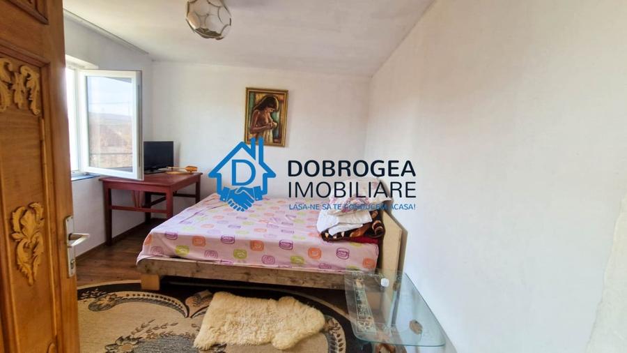 Casă individuală cu 6 camere cu Canalizare în Cataloi