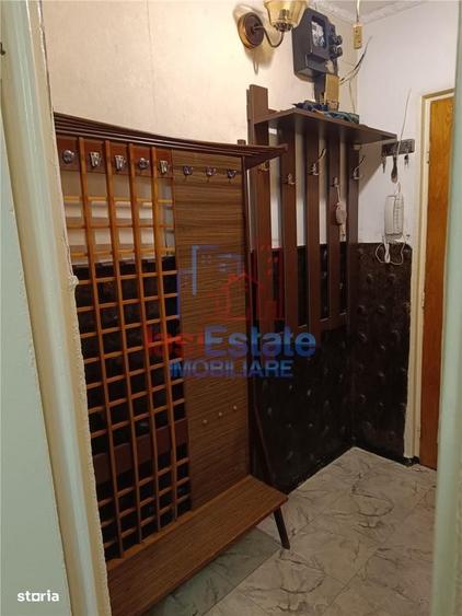 Apartament cu 3 camere semidecomandat în Zimbru