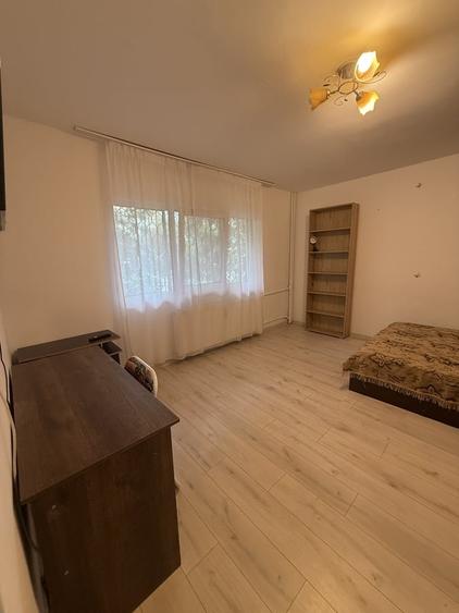Garsonieră decomandată în Drumul Taberei