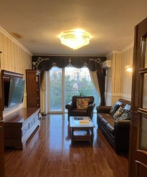 Apartament cu 3 camere decomandat, mobilat în Colentina