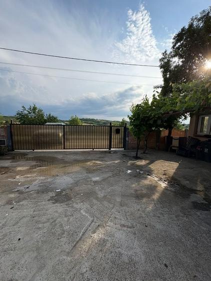 Casă cu 4 camere în Balota de Sus