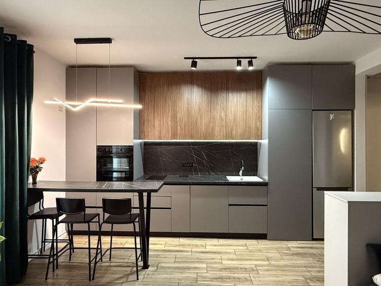 Apartament cu 2 camere decomandat, mobilat în Girocului