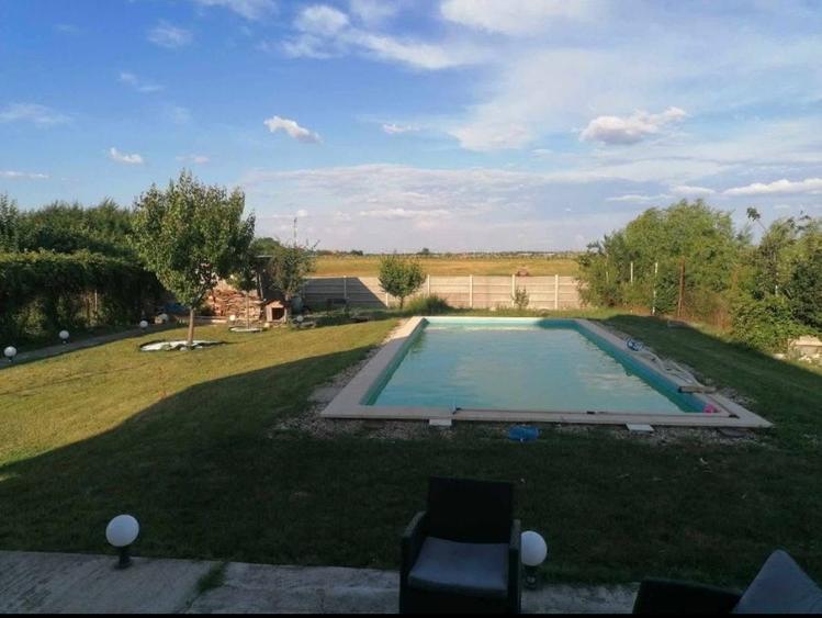Casă individuală cu 4 camere cu Piscina în Becicherecu Mic