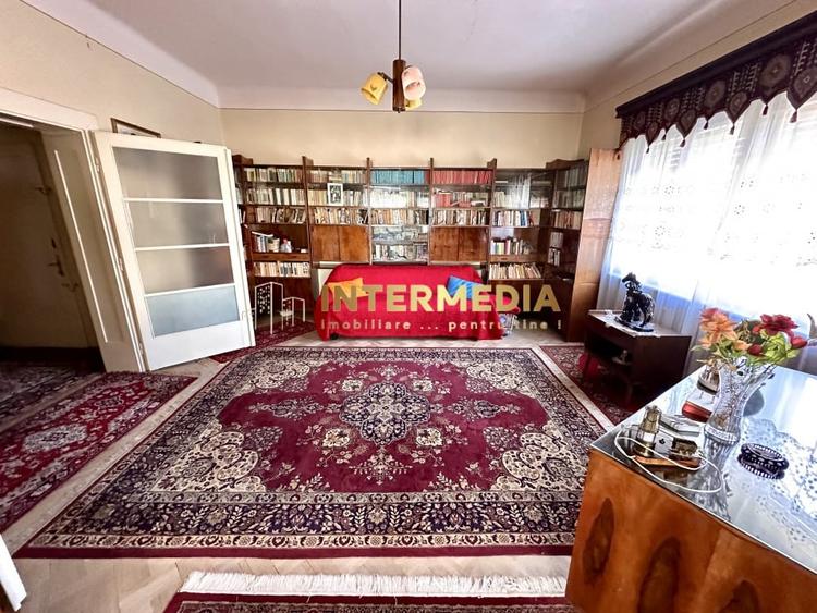 Apartament cu 3 camere decomandat, mobilat în Central