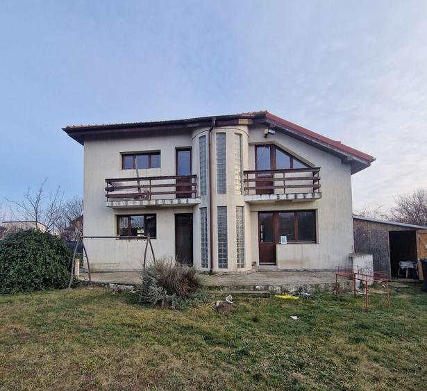Casă cu 5 camere cu Canalizare în Străulești