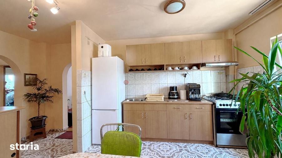 Apartament cu 3 camere în Florilor