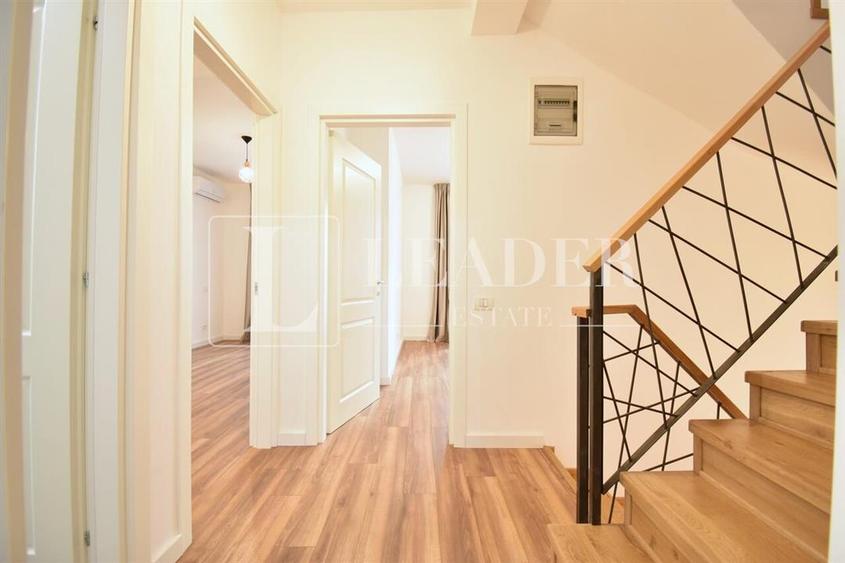 Duplex cu 5 camere cu Teren 250 Mp în Central