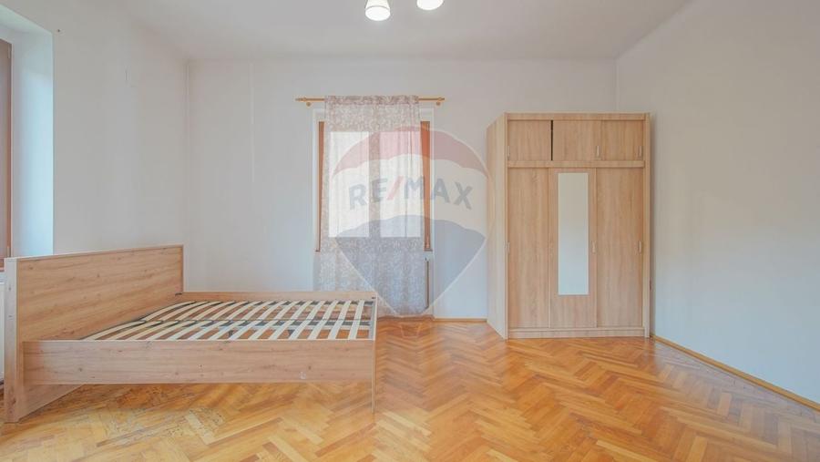 Apartament cu 2 camere semidecomandat în Centrul Civic