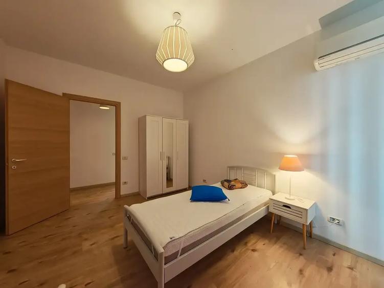 Apartament cu 3 camere decomandat, mobilat în Barbu Văcărescu