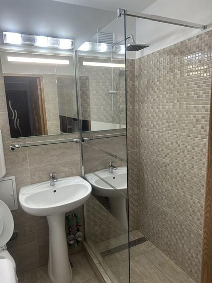 Apartament cu 2 camere decomandat în Titan