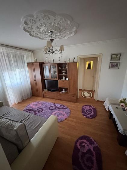 Apartament cu 2 camere semidecomandat în Mărăței