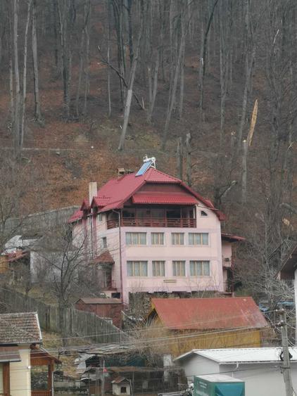 Casă cu 4 camere în Căciulata