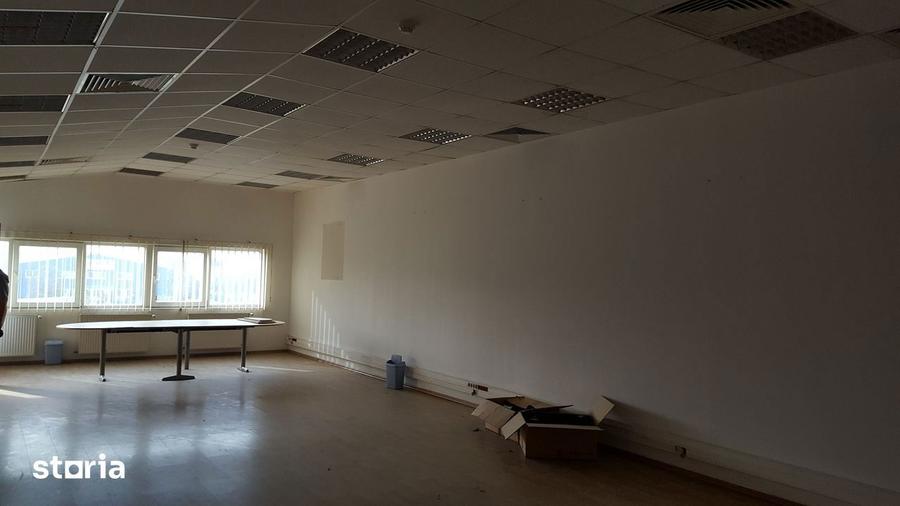 Spațiu comercial, de 2,750 mp, în Militari