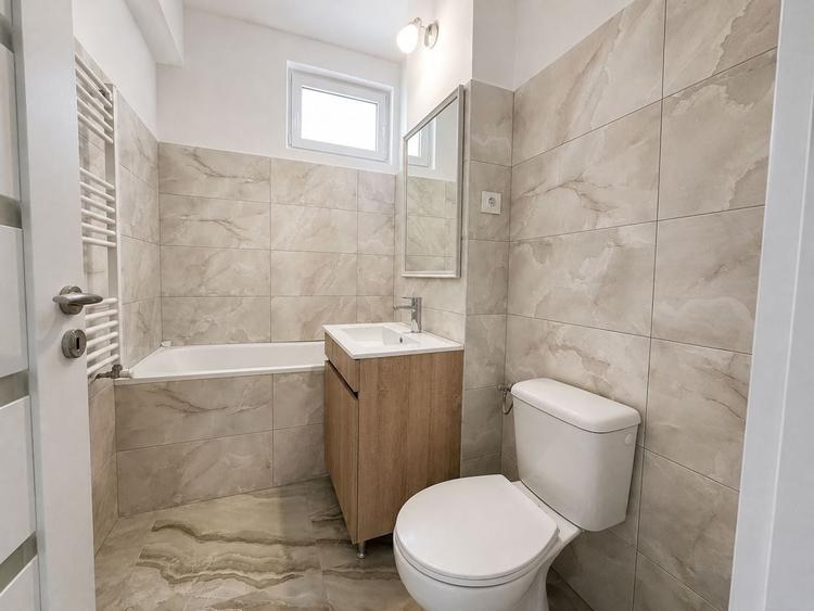 Apartament cu 3 camere decomandat, mobilat în Tractorul