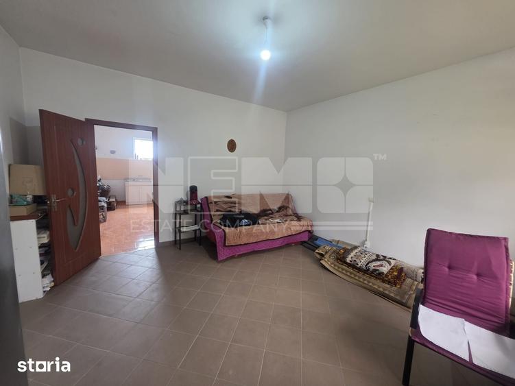 Casă cu 7 camere cu Teren 1000 Mp în Mitocu Dragomirnei
