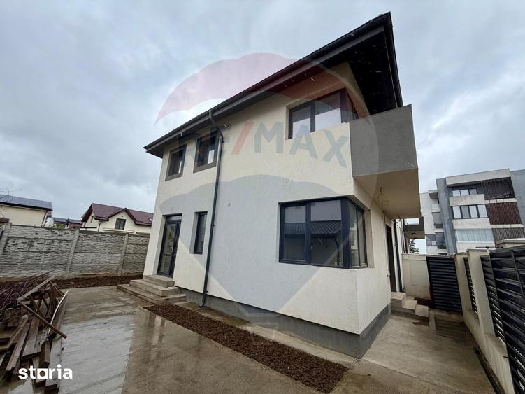 Casă cu 4 camere cu Teren 200 Mp în Central