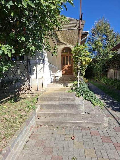 Casă cu 3 camere în Central